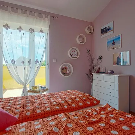 Nyaraló Ferienhaus Lan Peroj