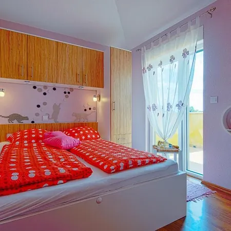 Ferienhaus Lan * Peroj