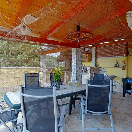Ferienhaus Lan * Peroj
