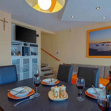 Ferienhaus Lan Nyaraló Peroj