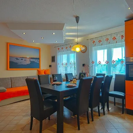 بيت للعطل Ferienhaus Lan بيروغ