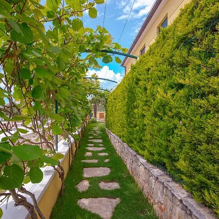 Ferienhaus Lan بيروغ